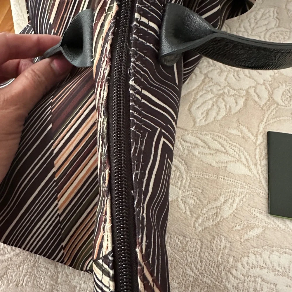 Longchamp Op Art Medium Shoulder Tote - Picture 13 of 15